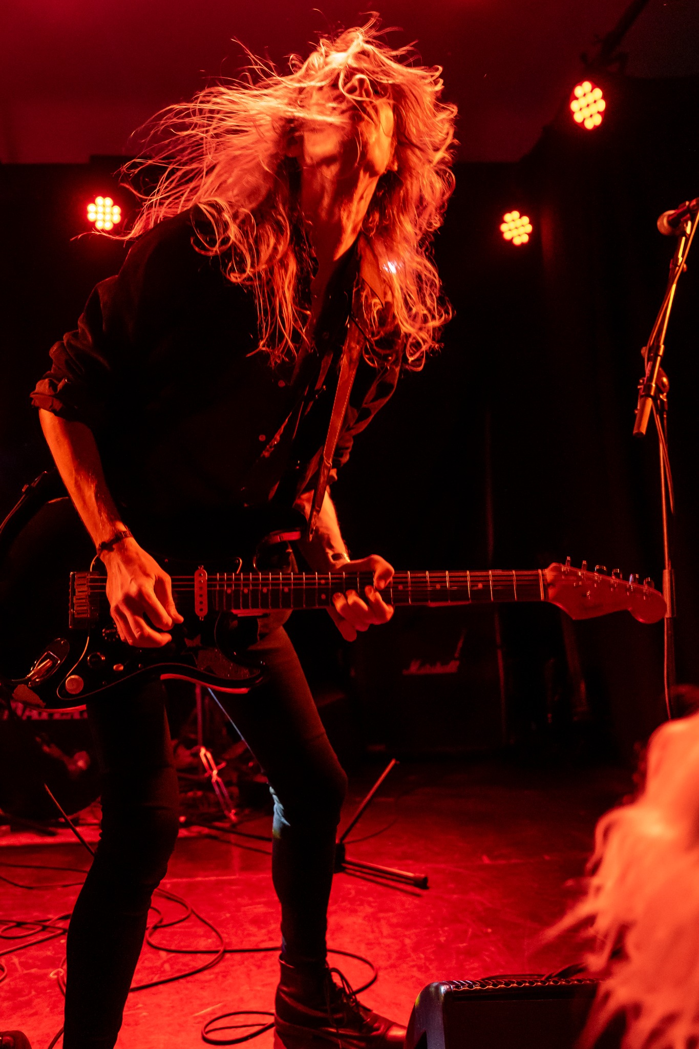Adam Arling performing live